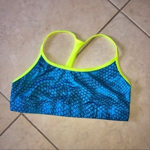 3/$15 sale) Champion reversible pattern sports bra